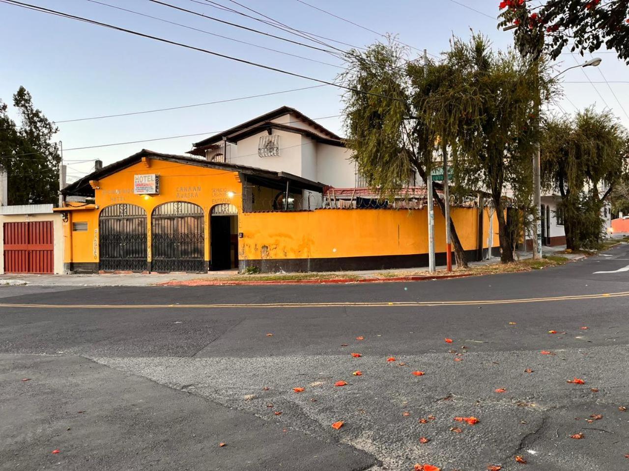 Hotel Canaan La Aurora Guatemala-Stadt Exterior foto